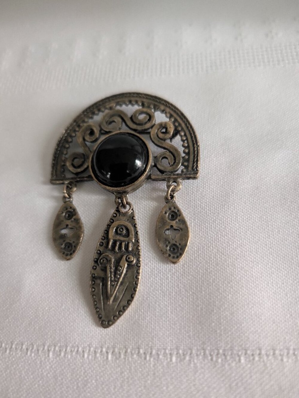 Vintage Silver Tone Faux Onyx Brooch Pendant Indigenous Tribal Design